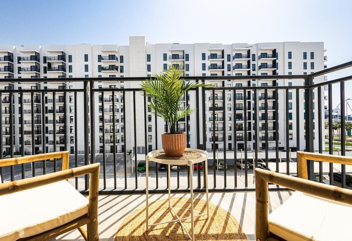 Voyage Signature 1br Waters Edge * Abu Dhabi