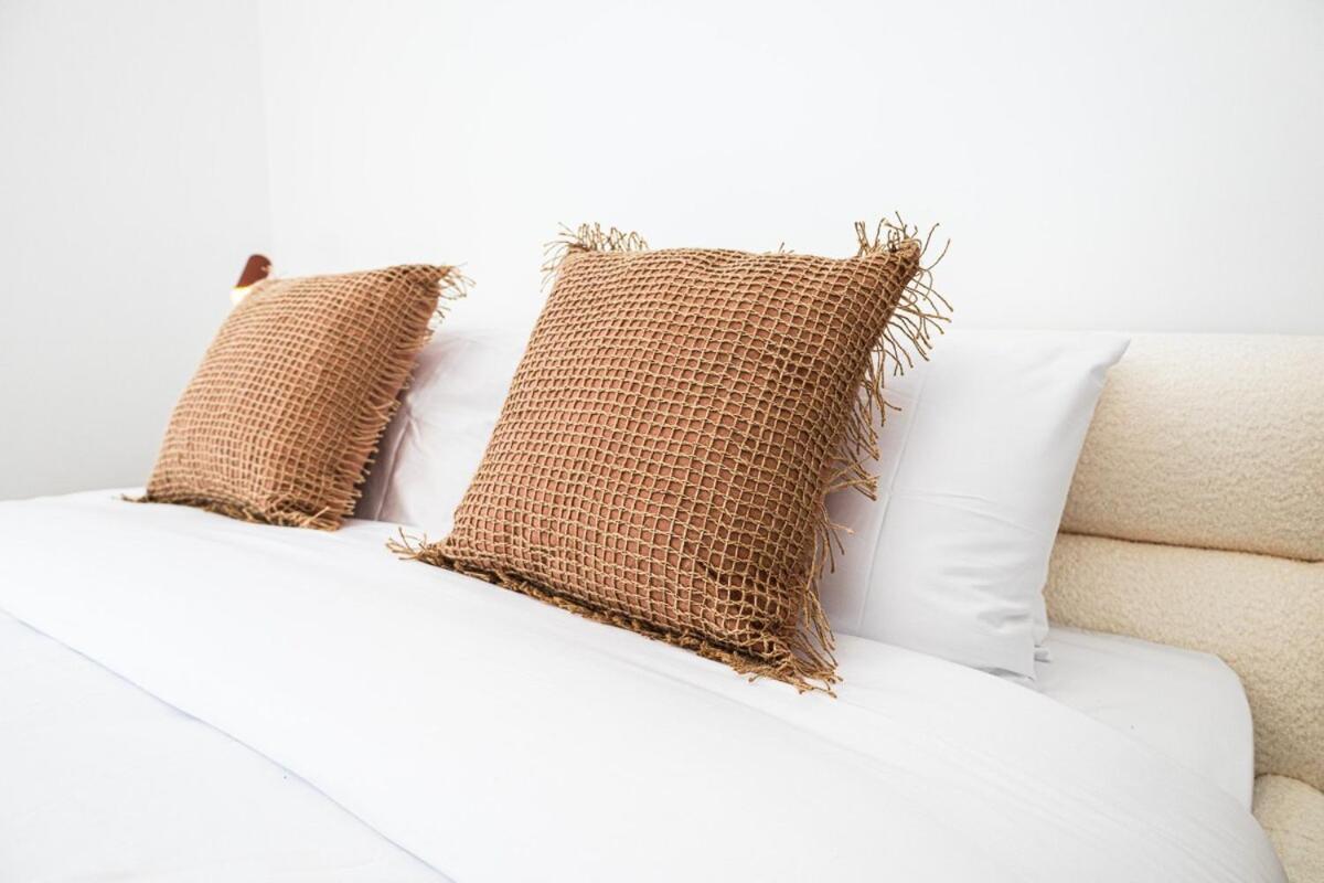 Voyage Signature 1br Waters Edge Apartment