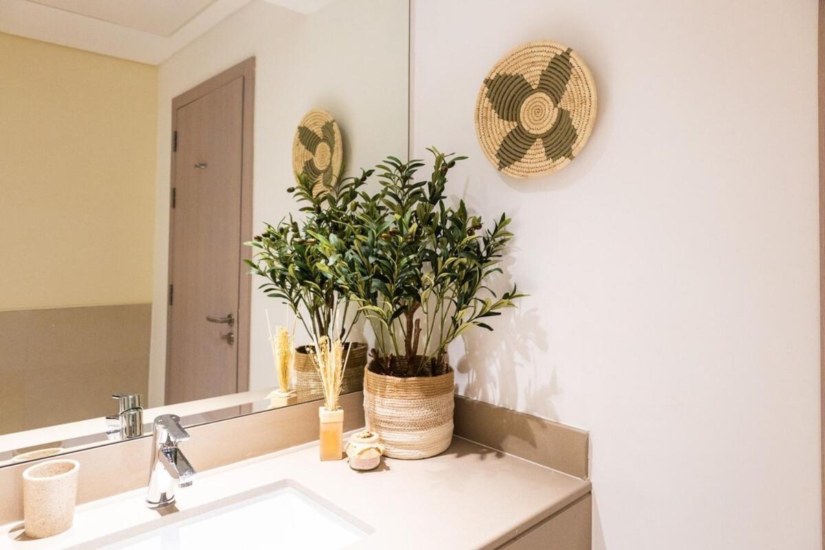 Voyage Signature 1br Waters Edge Apartment *