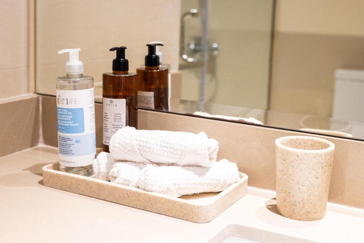 Voyage Signature 1br Waters Edge