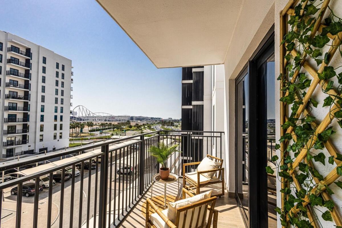Apartment Voyage Signature 1br Waters Edge Abu Dhabi